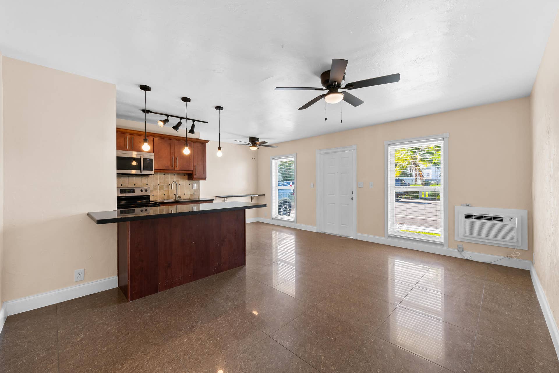 4300 N OCEAN Drive, #1-3, Lauderdale By The Sea, FL 33308 Unit B