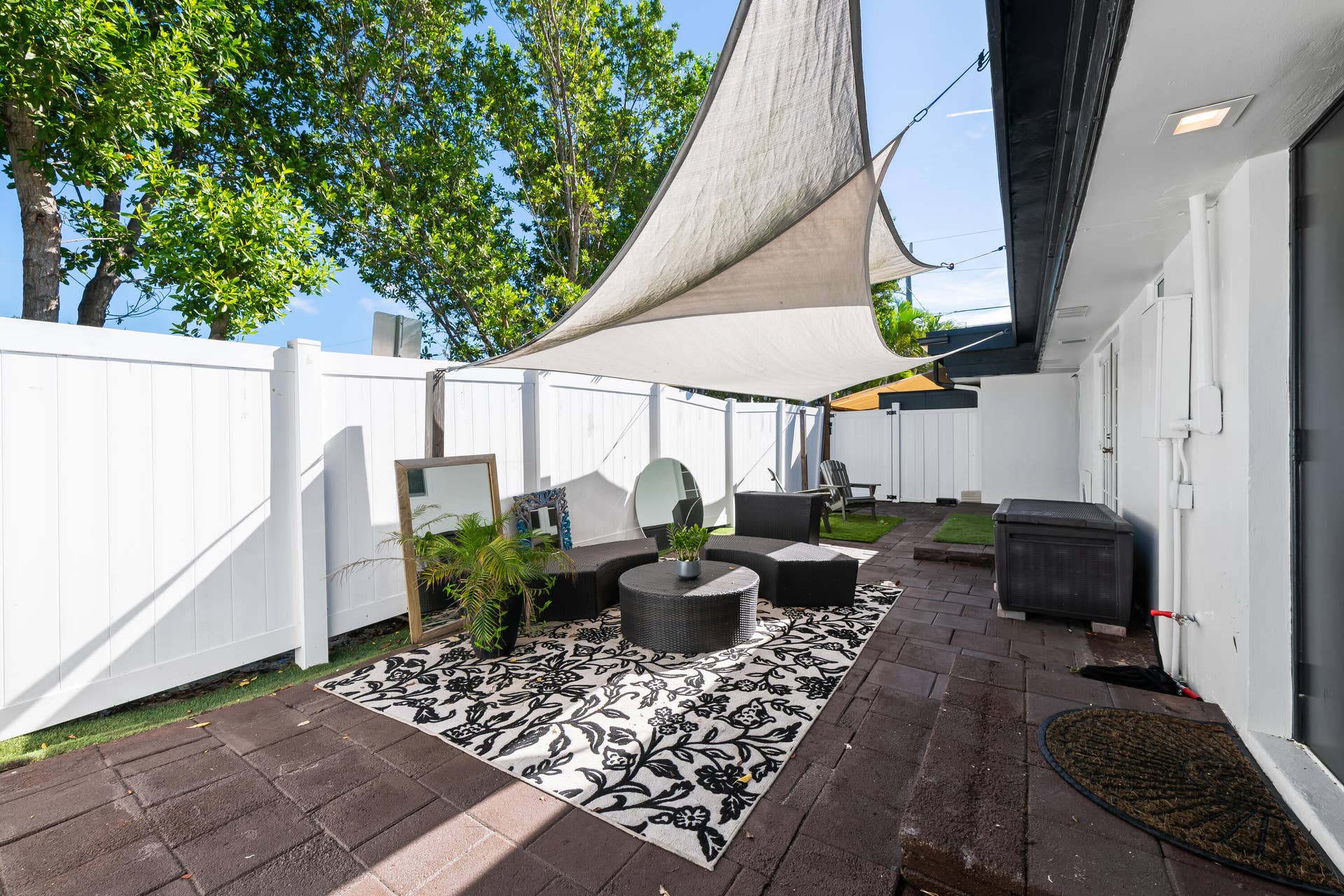 4300 N OCEAN Drive, #1-3, Lauderdale By The Sea, FL 33308 B & C Shared Patio
