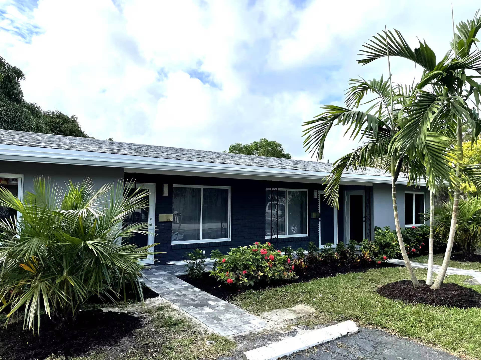 1400 NE 23RD Street, Wilton Manors, FL 33305 FRONT ENTRANCE