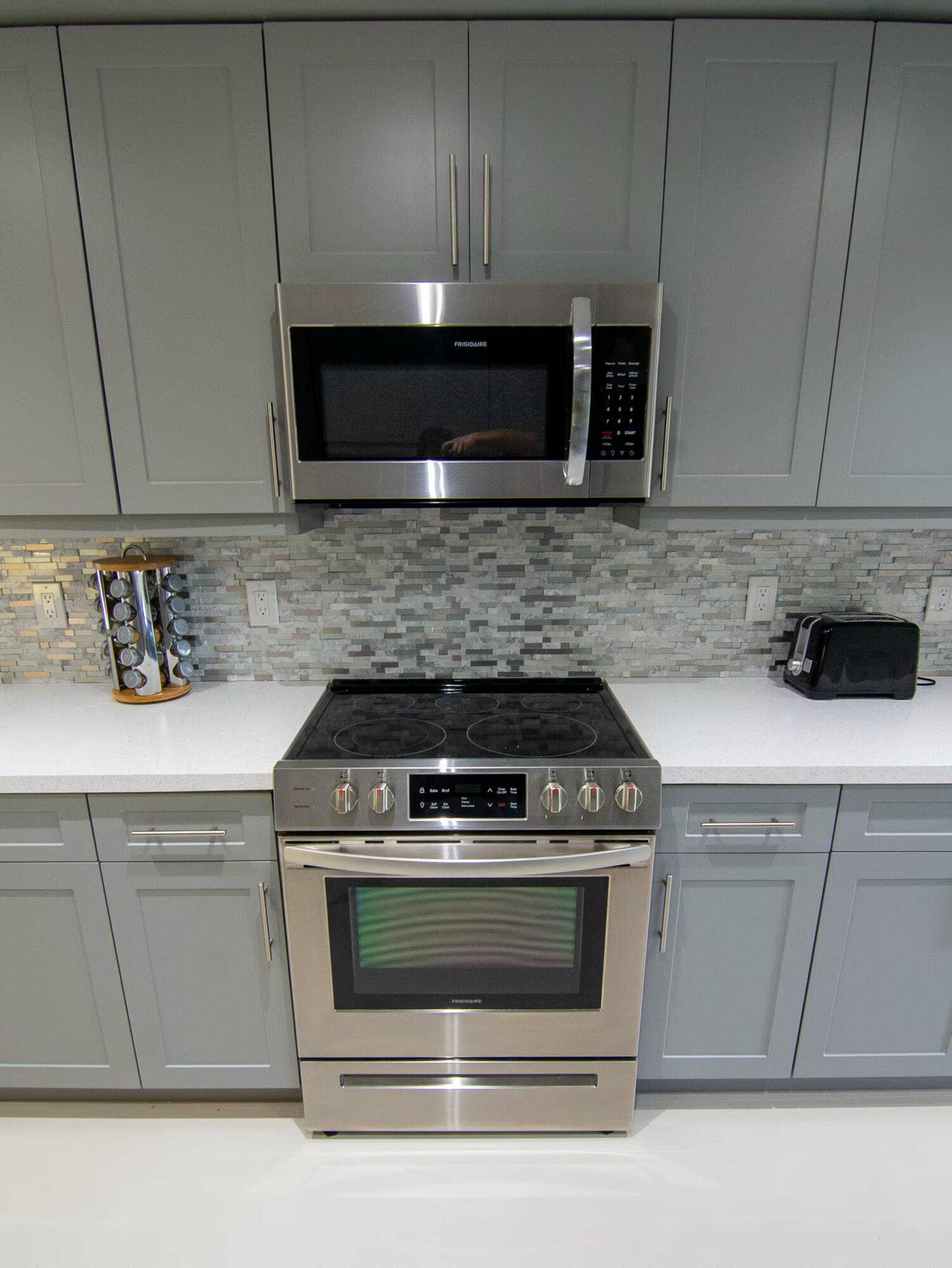 1400 NE 23RD Street, Wilton Manors, FL 33305 KITCHEN