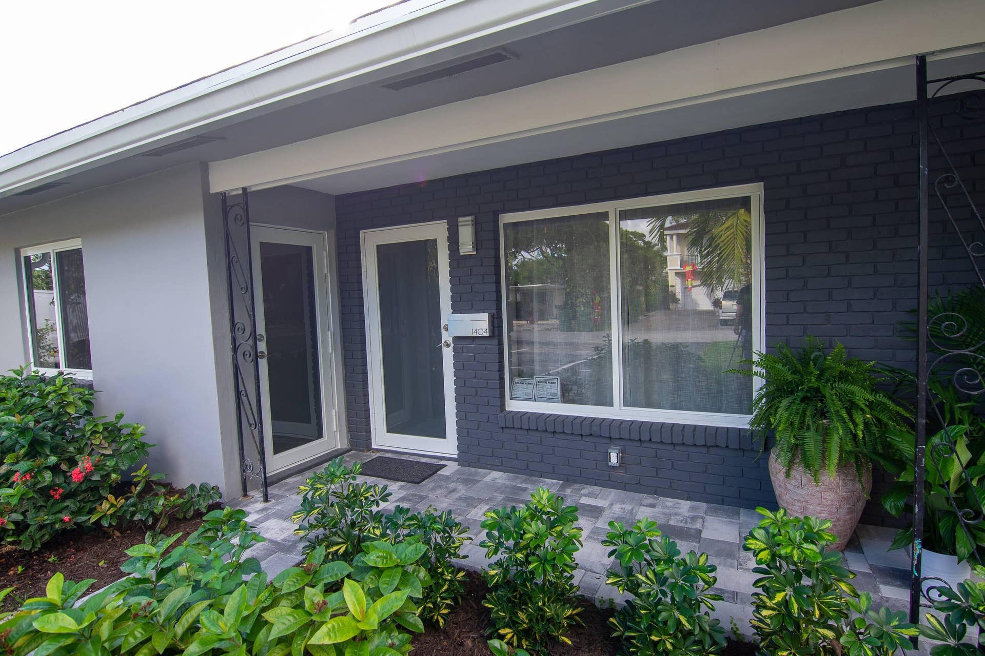 1400 NE 23RD Street, Wilton Manors, FL 33305 FRONTDOOR ENTRANCE