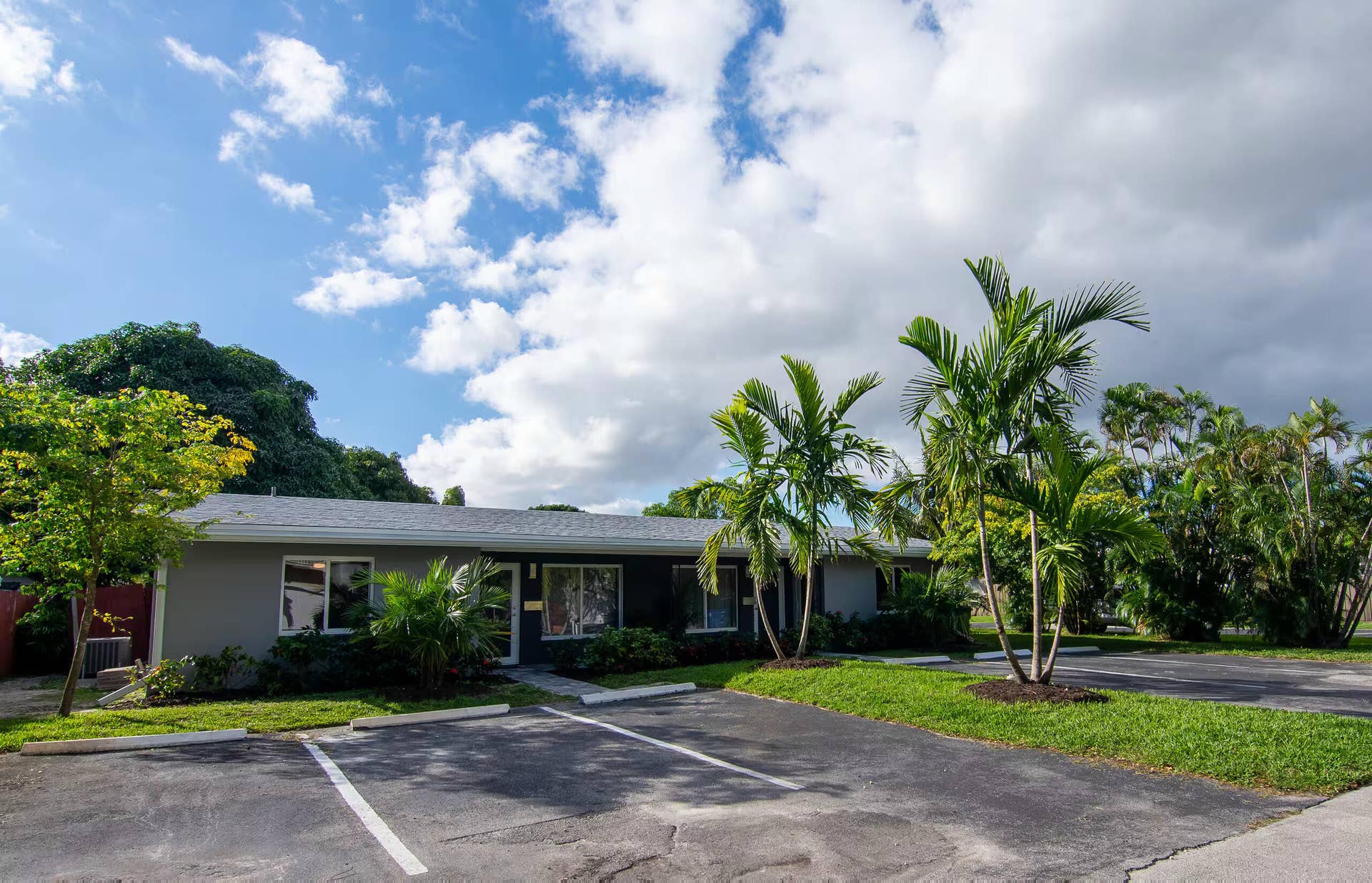 1400 NE 23RD Street, Wilton Manors, FL 33305 6 PARKING SPACES