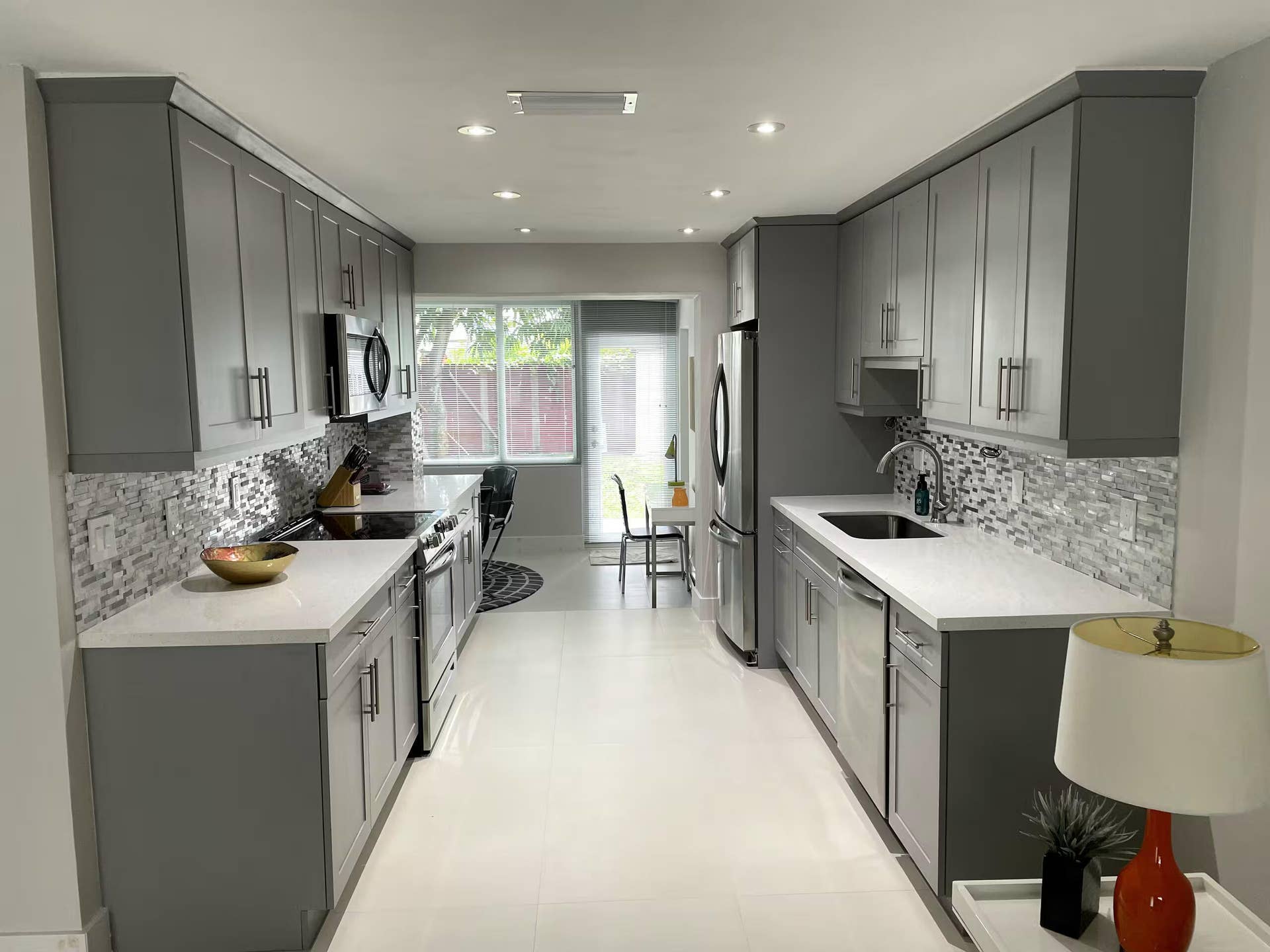 1400 NE 23RD Street, Wilton Manors, FL 33305 KITCHEN