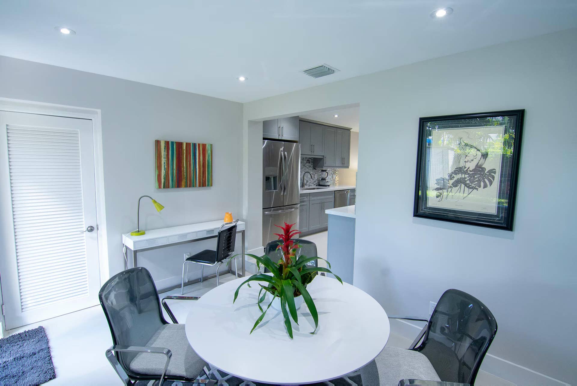 1400 NE 23RD Street, Wilton Manors, FL 33305 DINING TABLE