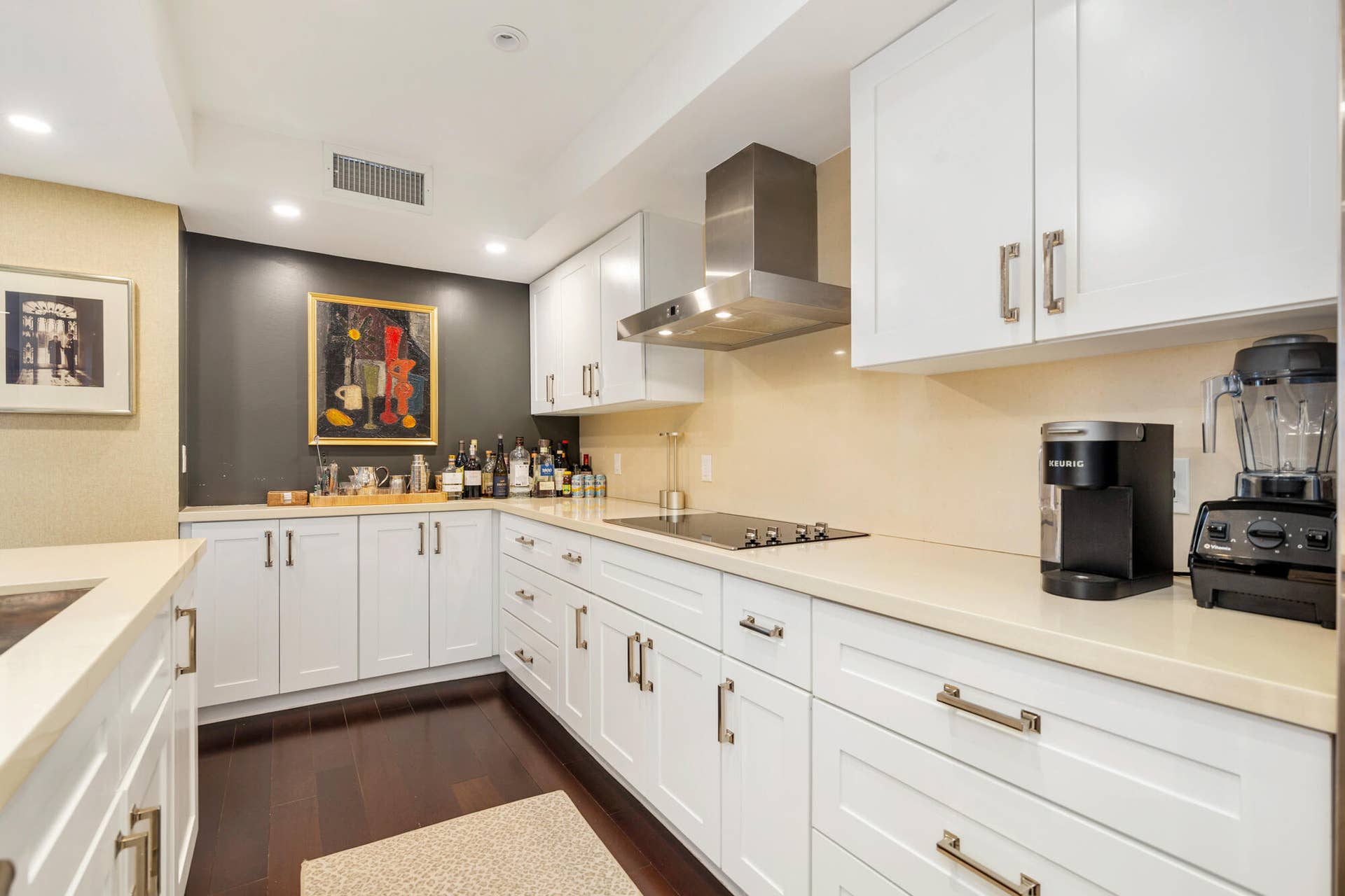 2784 S OCEAN Boulevard, #301E, Palm Beach, Palm Beach, FL 33480 plenty of counter space