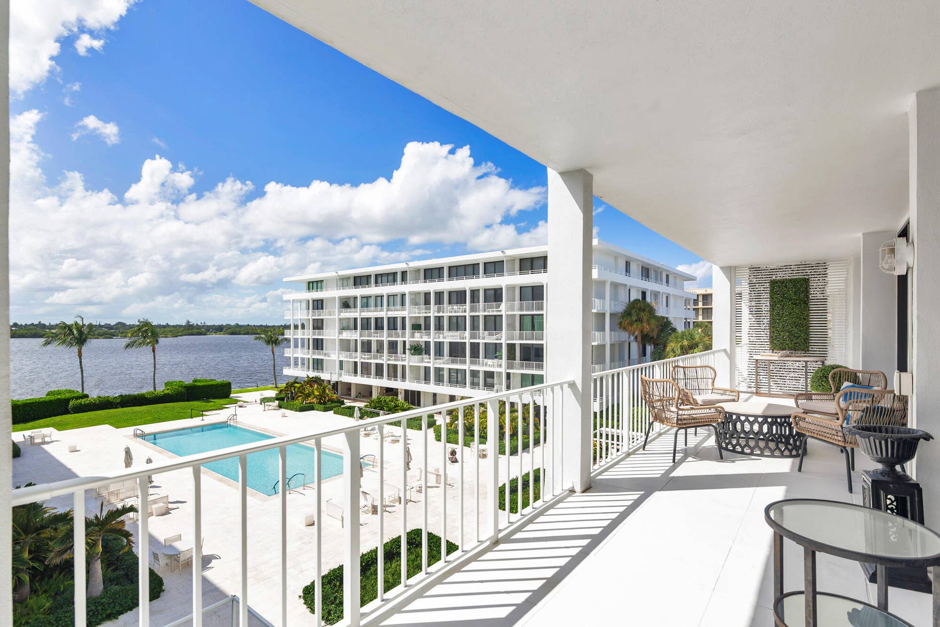 2784 S OCEAN Boulevard, #301E, Palm Beach, Palm Beach, FL 33480 live on the terrace