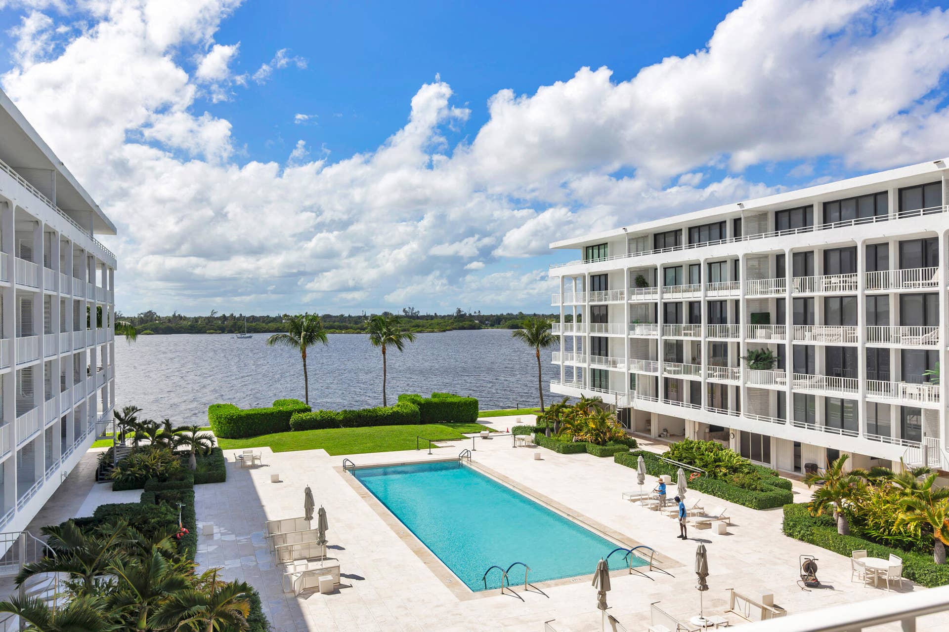 2784 S OCEAN Boulevard, #301E, Palm Beach, Palm Beach, FL 33480 Intracoastal views/lap pool