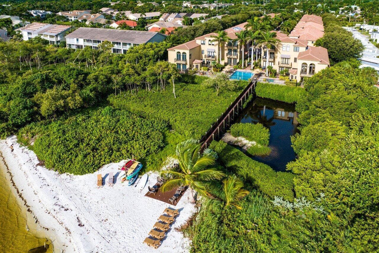 910 VIA VILLAGIO, Hypoluxo, FL 33462 052-910ViaVillagio-Hypoluxo-FL-33462-SMA