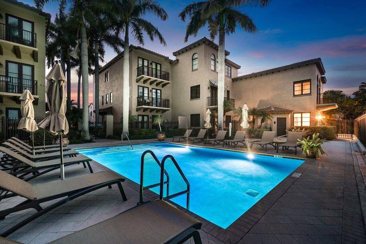 910 VIA VILLAGIO, Hypoluxo, FL 33462 068-910ViaVillagio-Hypoluxo-FL-33462-SMA