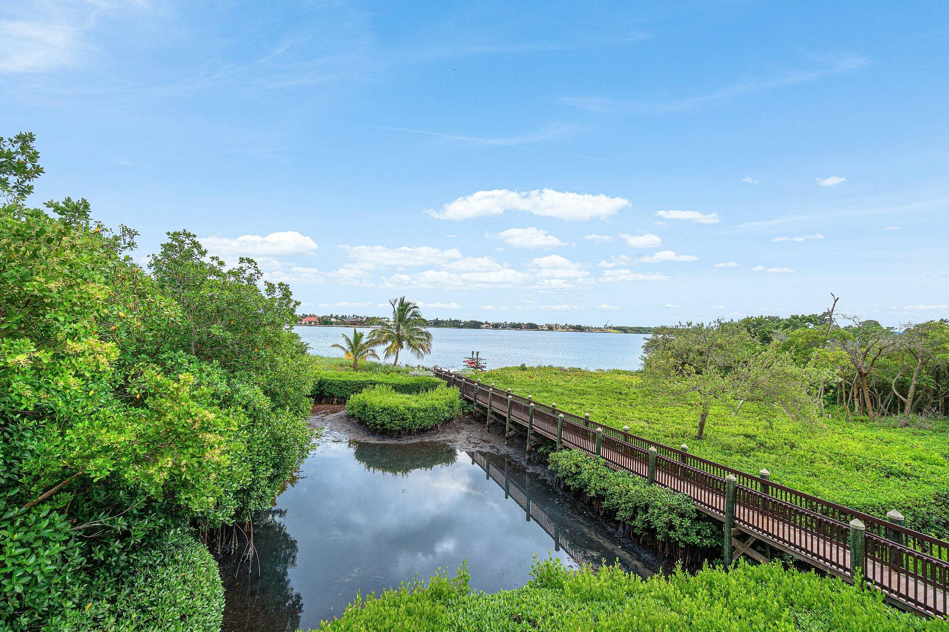 910 VIA VILLAGIO, Hypoluxo, FL 33462 045-910ViaVillagio-Hypoluxo-FL-33462-SMA