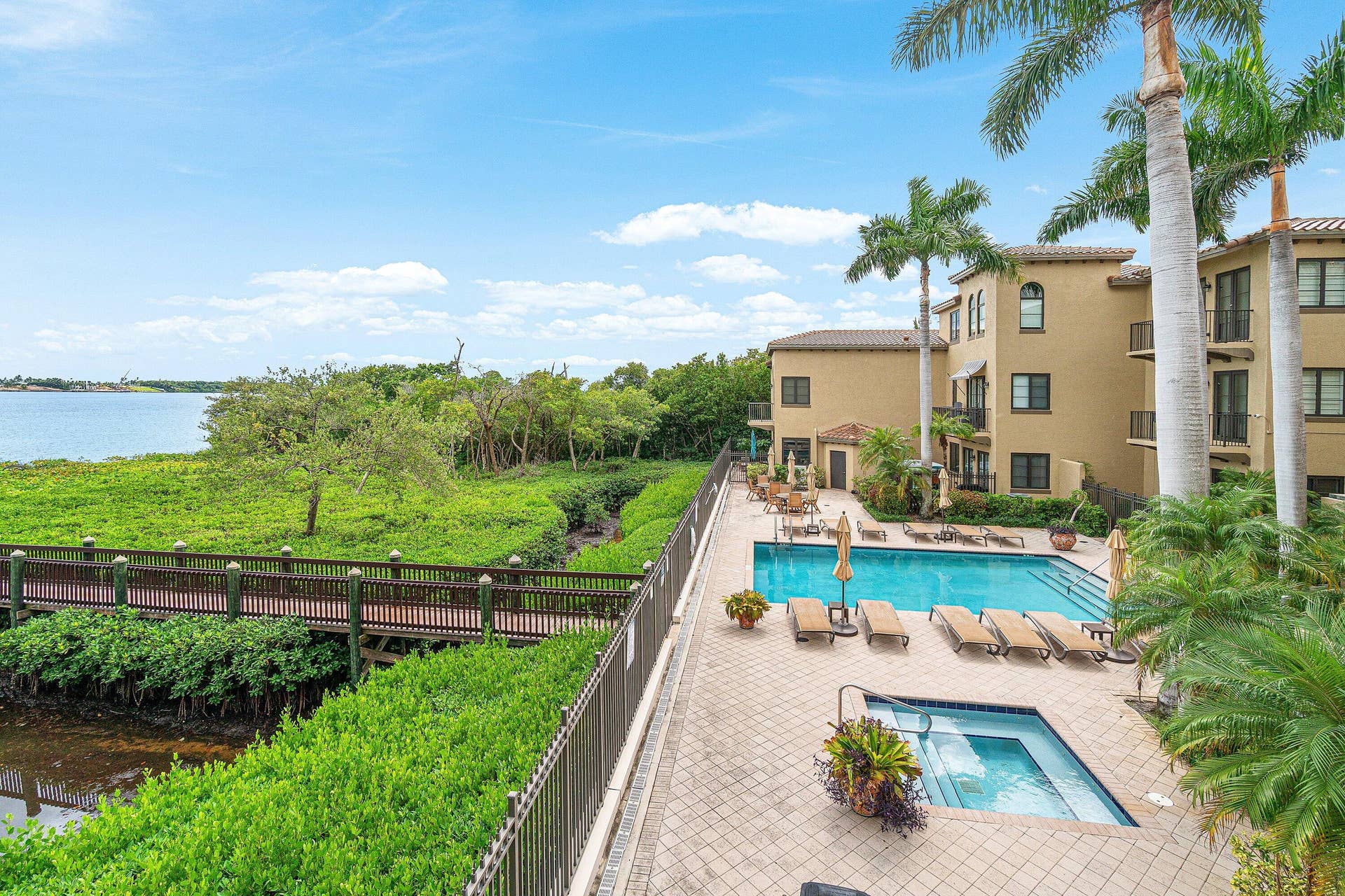 910 VIA VILLAGIO, Hypoluxo, FL 33462 044-910ViaVillagio-Hypoluxo-FL-33462-SMA