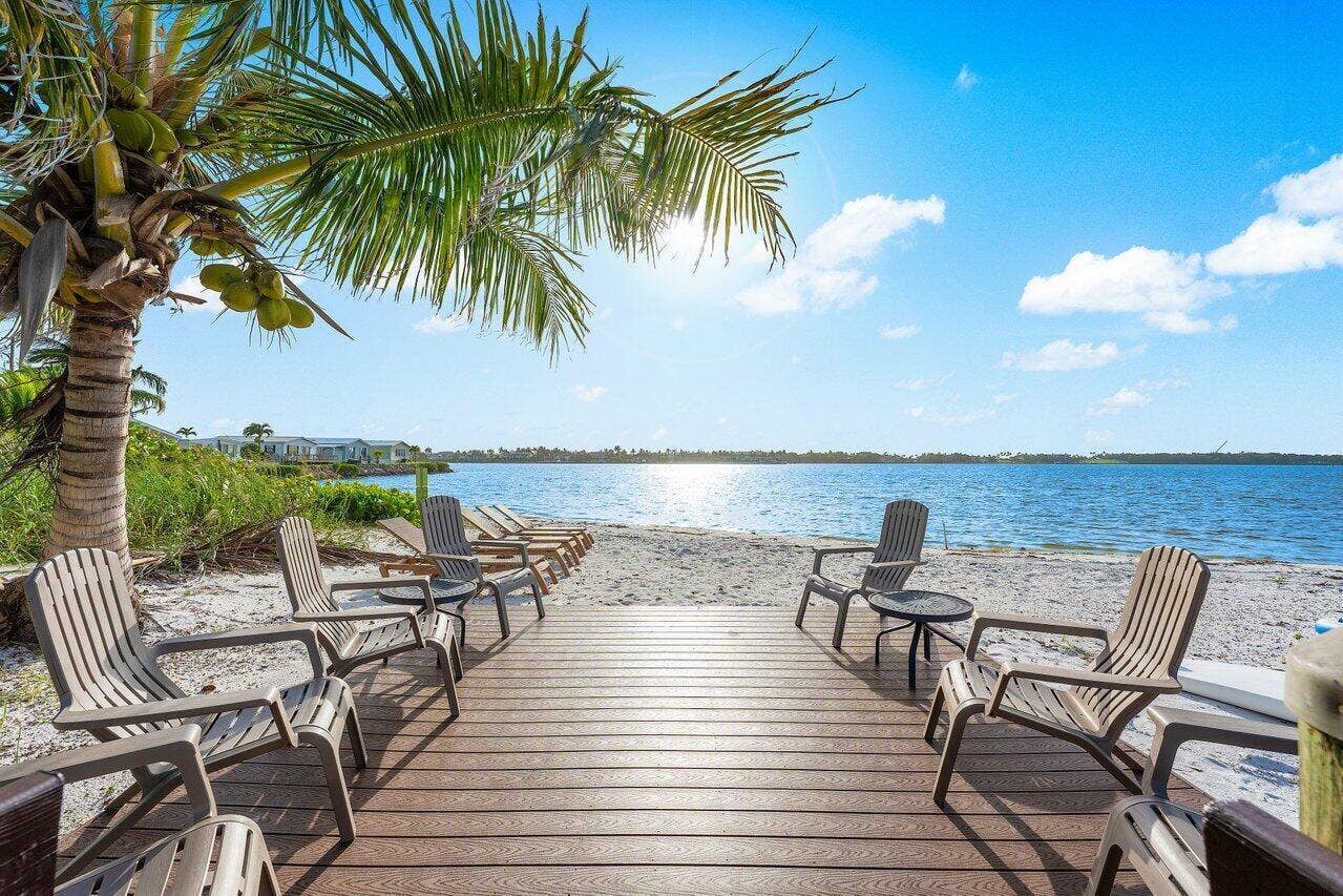 910 VIA VILLAGIO, Hypoluxo, FL 33462 042-910ViaVillagio-Hypoluxo-FL-33462-SMA