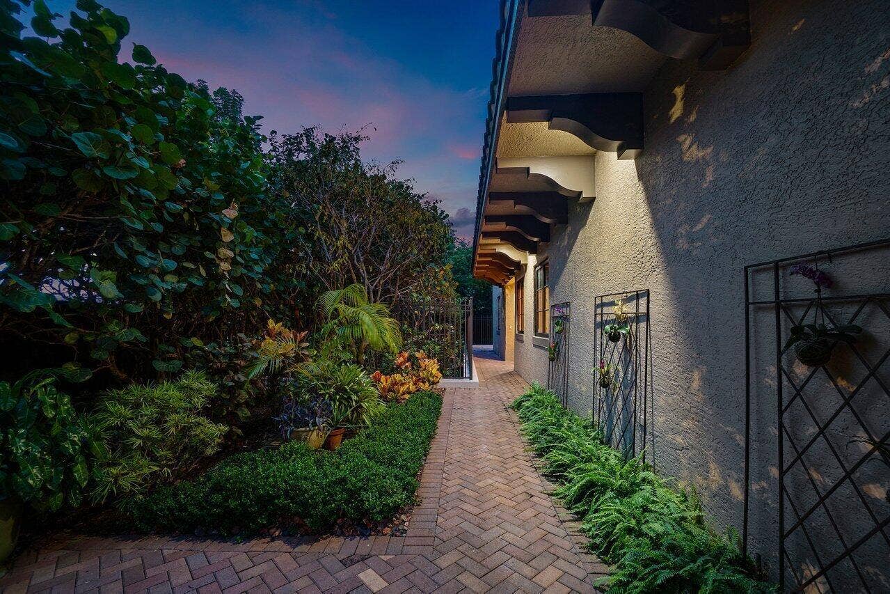 910 VIA VILLAGIO, Hypoluxo, FL 33462 062-910ViaVillagio-Hypoluxo-FL-33462-SMA