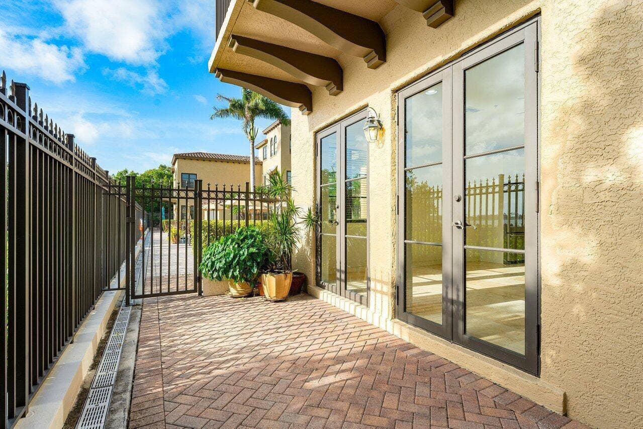910 VIA VILLAGIO, Hypoluxo, FL 33462 034-910ViaVillagio-Hypoluxo-FL-33462-SMA