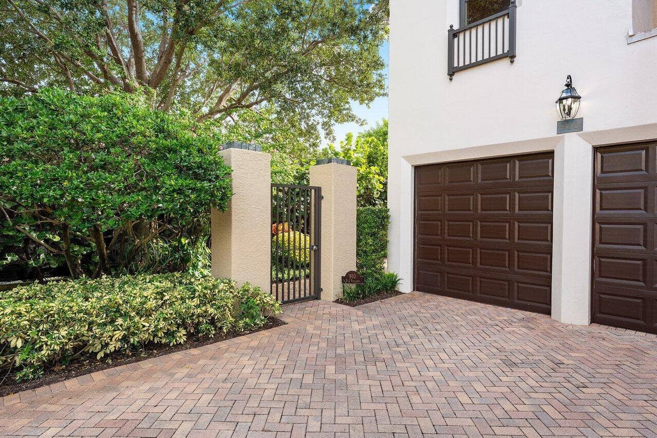 910 VIA VILLAGIO, Hypoluxo, FL 33462 003-910ViaVillagio-Hypoluxo-FL-33462-SMA