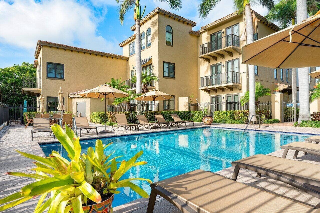 910 VIA VILLAGIO, Hypoluxo, FL 33462 039-910ViaVillagio-Hypoluxo-FL-33462-SMA