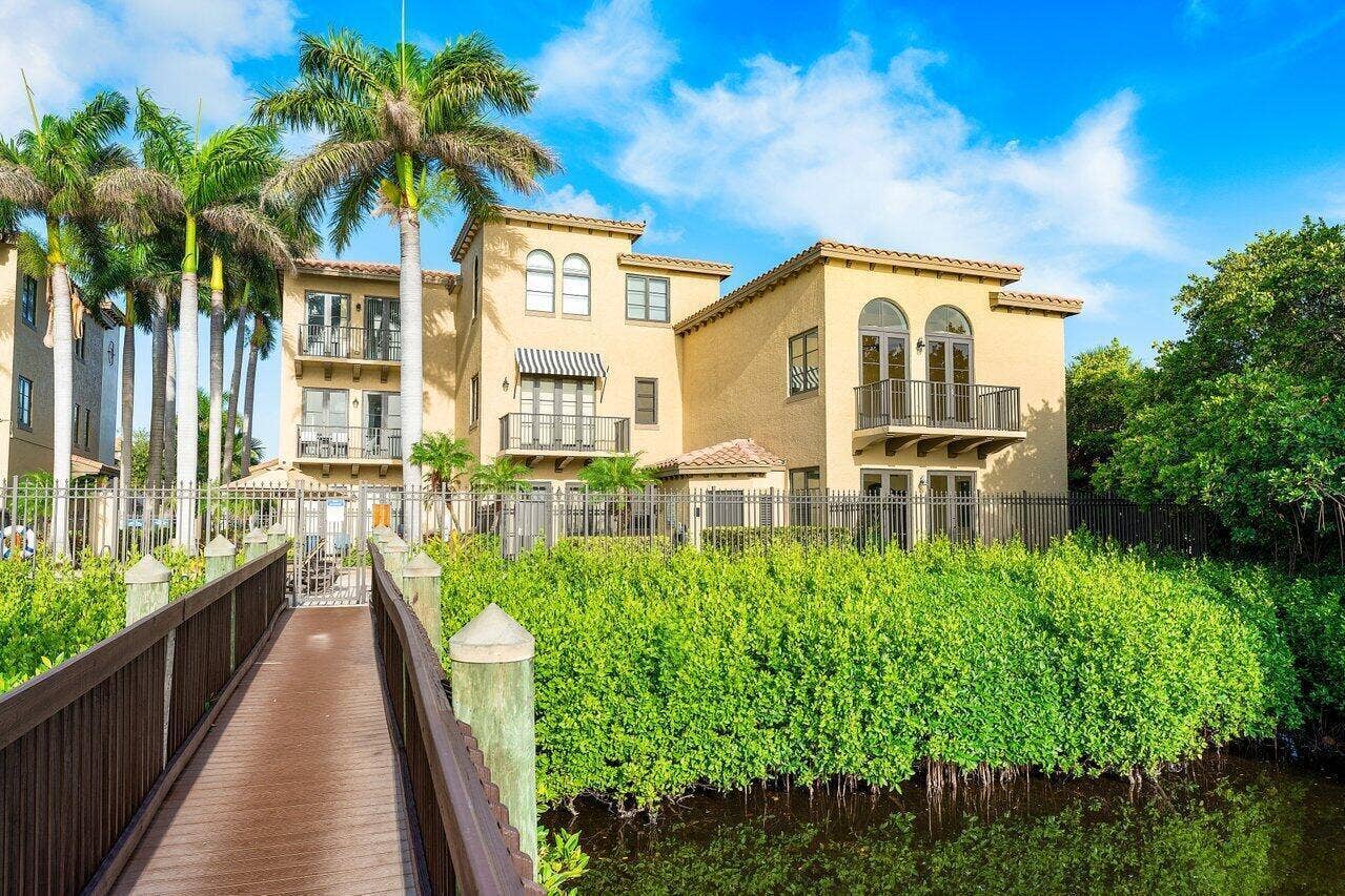910 VIA VILLAGIO, Hypoluxo, FL 33462 041-910ViaVillagio-Hypoluxo-FL-33462-SMA