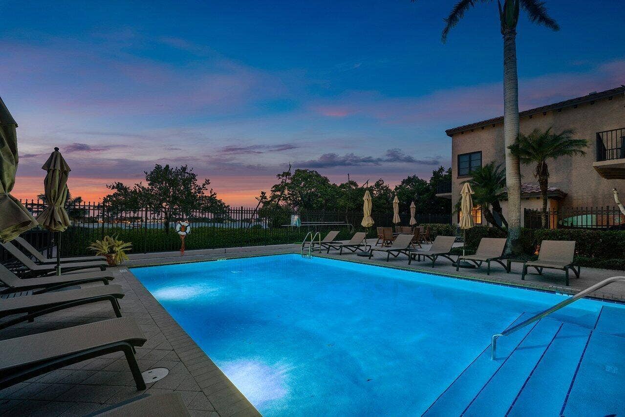 910 VIA VILLAGIO, Hypoluxo, FL 33462 065-910ViaVillagio-Hypoluxo-FL-33462-SMA