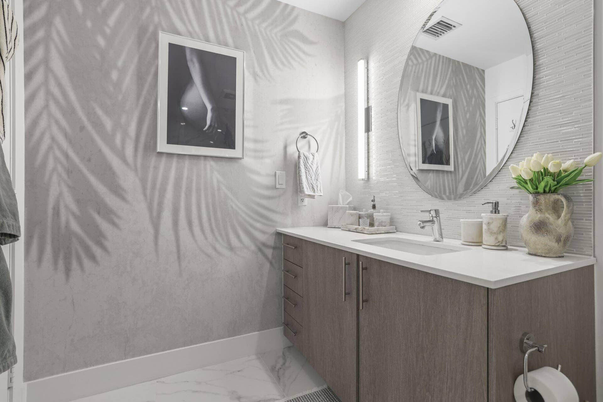 236 SE 5th Avenue, #306, Delray Beach, FL 33483 bathroom