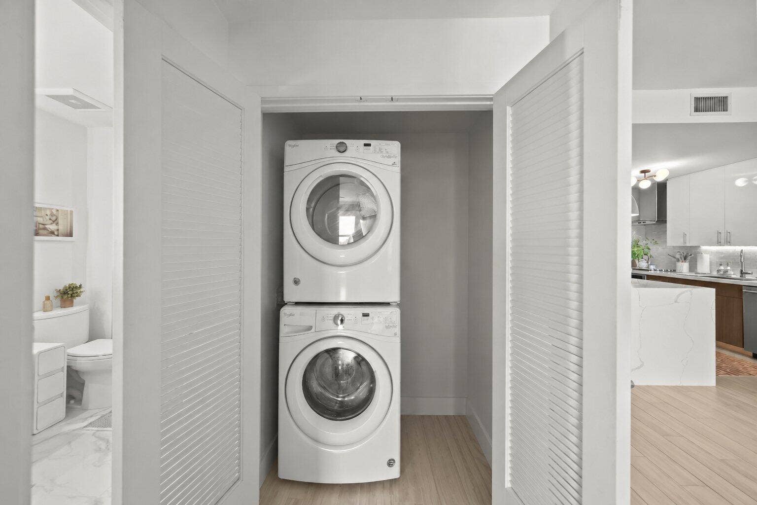 236 SE 5th Avenue, #306, Delray Beach, FL 33483 washer/dryer closet