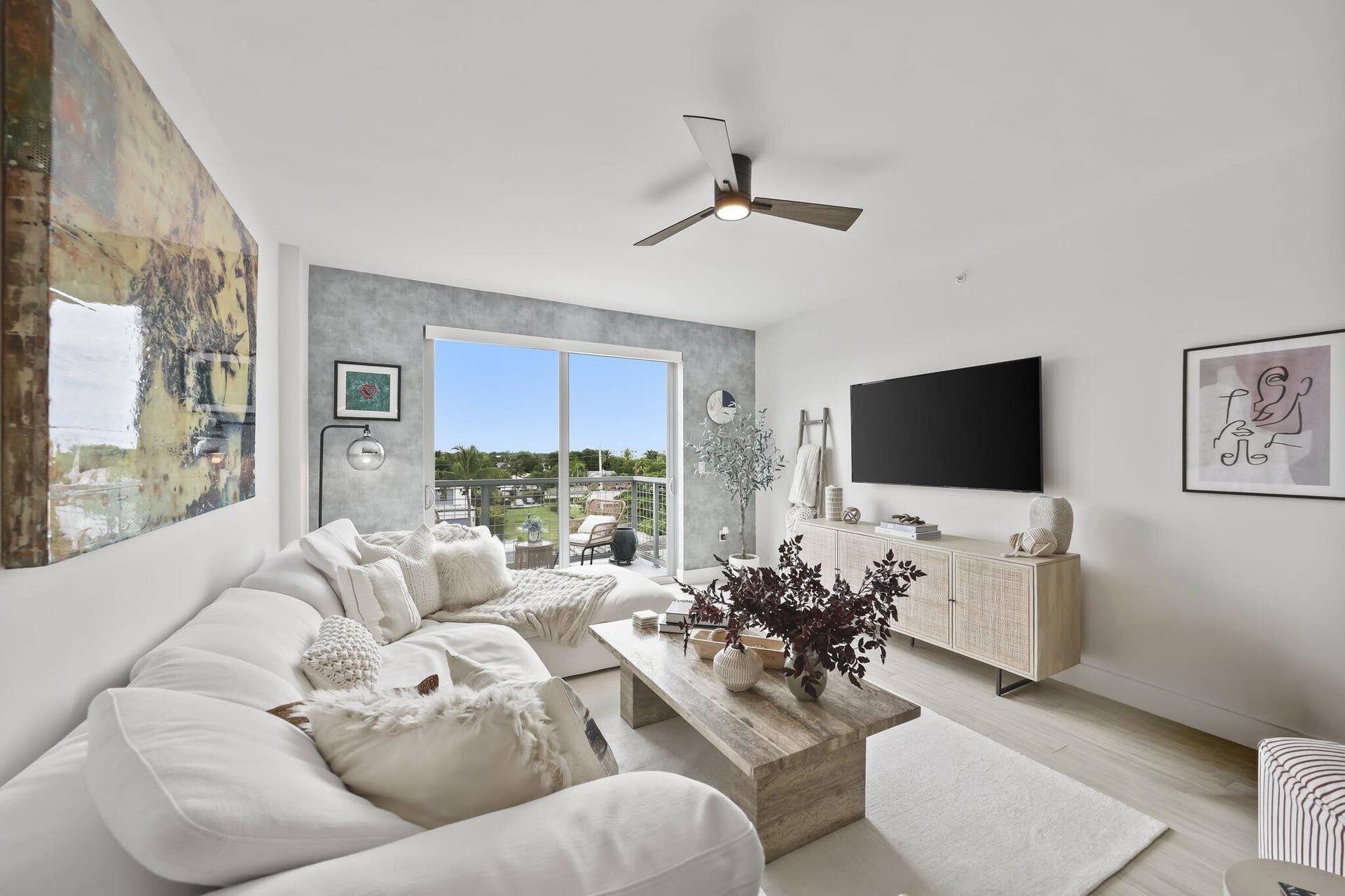 236 SE 5th Avenue, #306, Delray Beach, FL 33483 living area