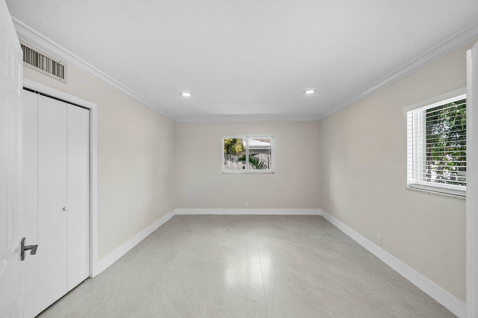 027-1525Southeast6thStreet-DeerfieldBeac