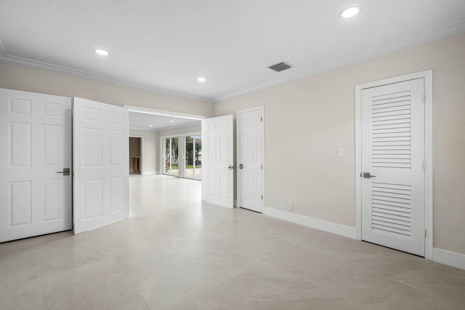 038-1525Southeast6thStreet-DeerfieldBeac