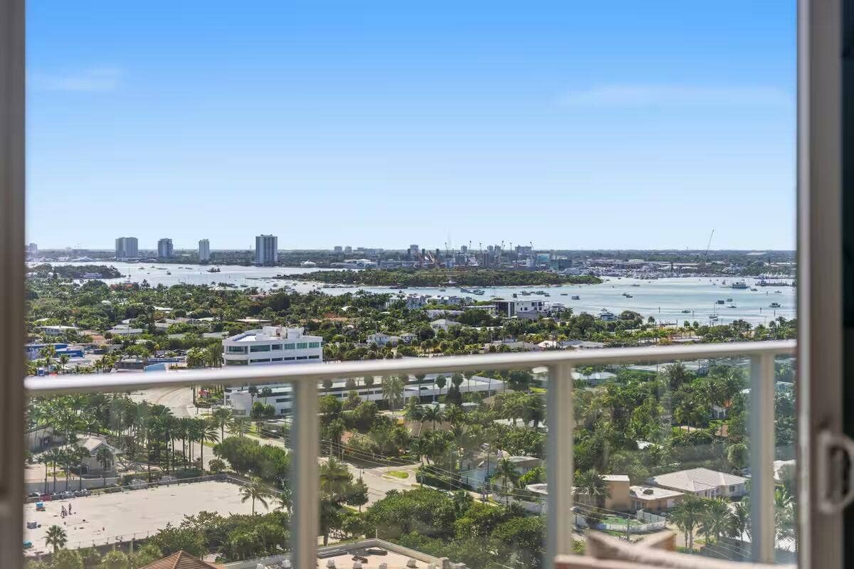 3100 N Ocean Drive, #H1707, Singer Island, FL 33404 9