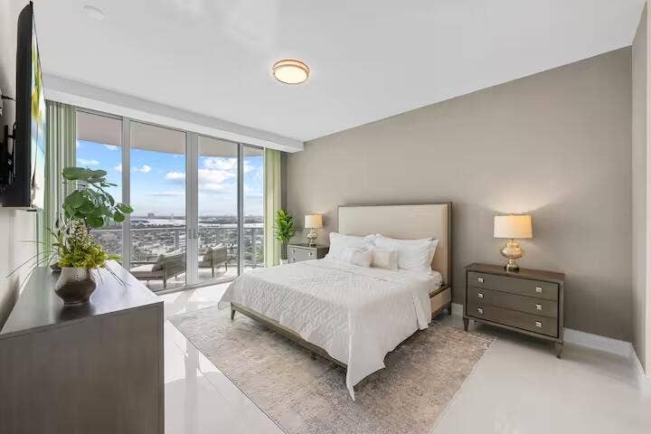 3100 N Ocean Drive, #H1707, Singer Island, FL 33404 32