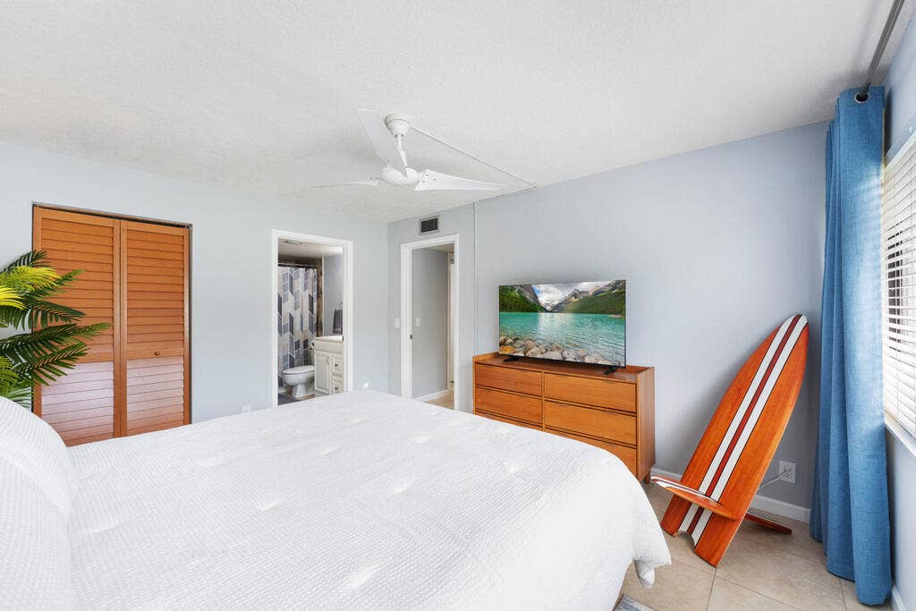 1605 S US HIGHWAY 1, #F106, Jupiter, FL 33477 Primary Bedroom