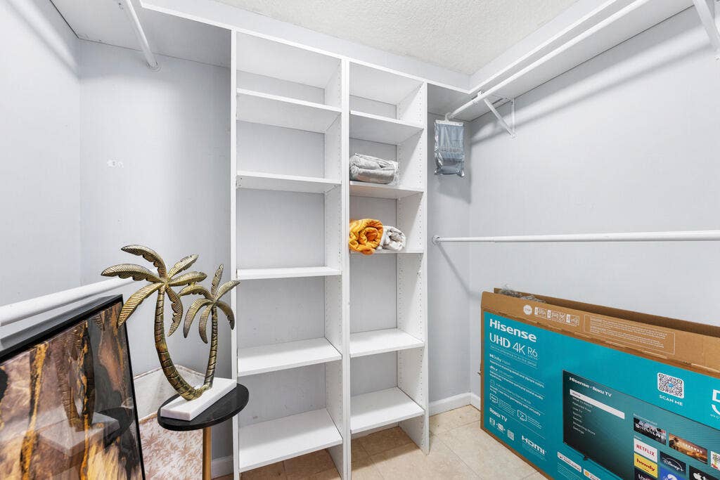 1605 S US HIGHWAY 1, #F106, Jupiter, FL 33477 Guest Closet