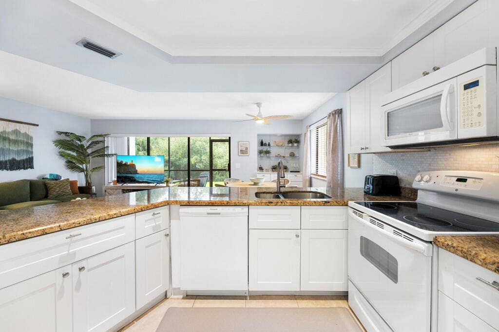 1605 S US HIGHWAY 1, #F106, Jupiter, FL 33477 Kitchen