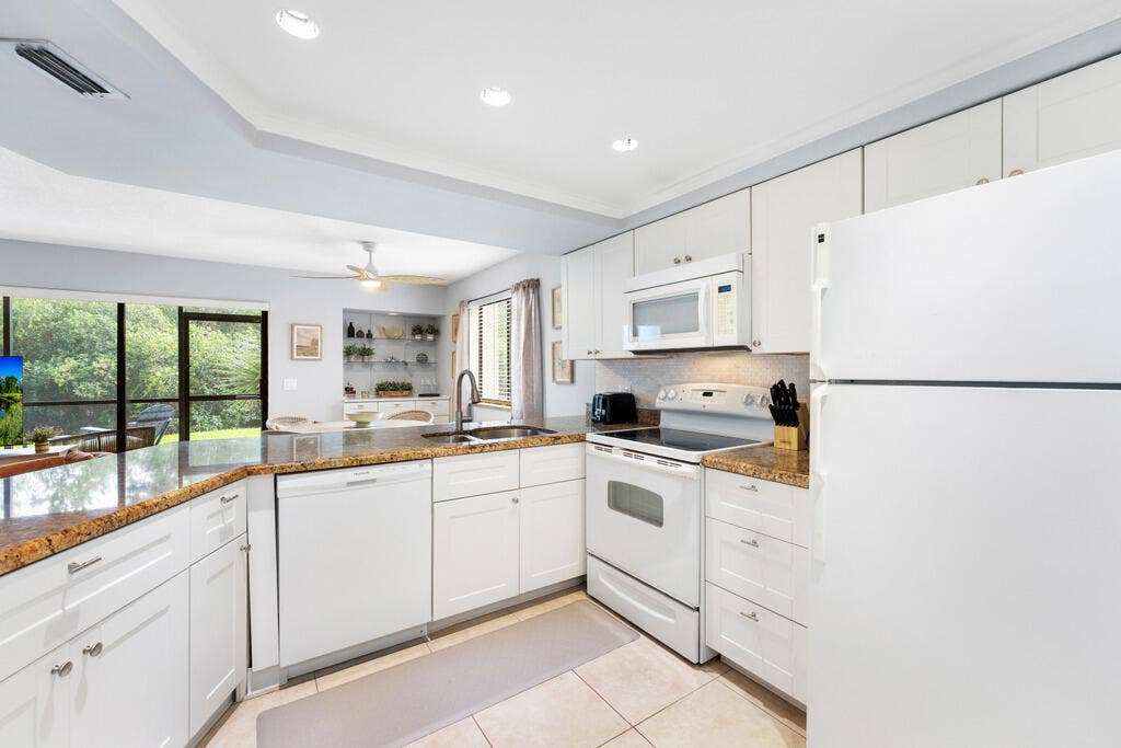 1605 S US HIGHWAY 1, #F106, Jupiter, FL 33477 Kitchen