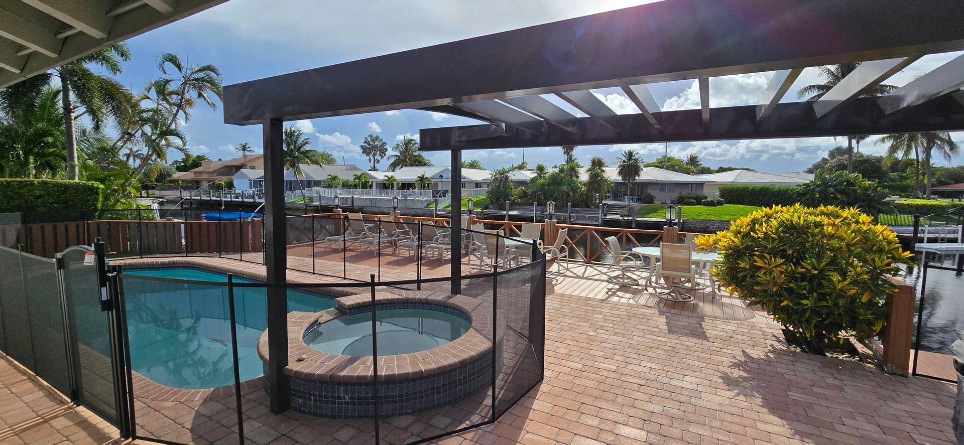 4011 NE 27th Terrace, Lighthouse Point, FL 33064 Beautiful pool, spa & intracoastal views
