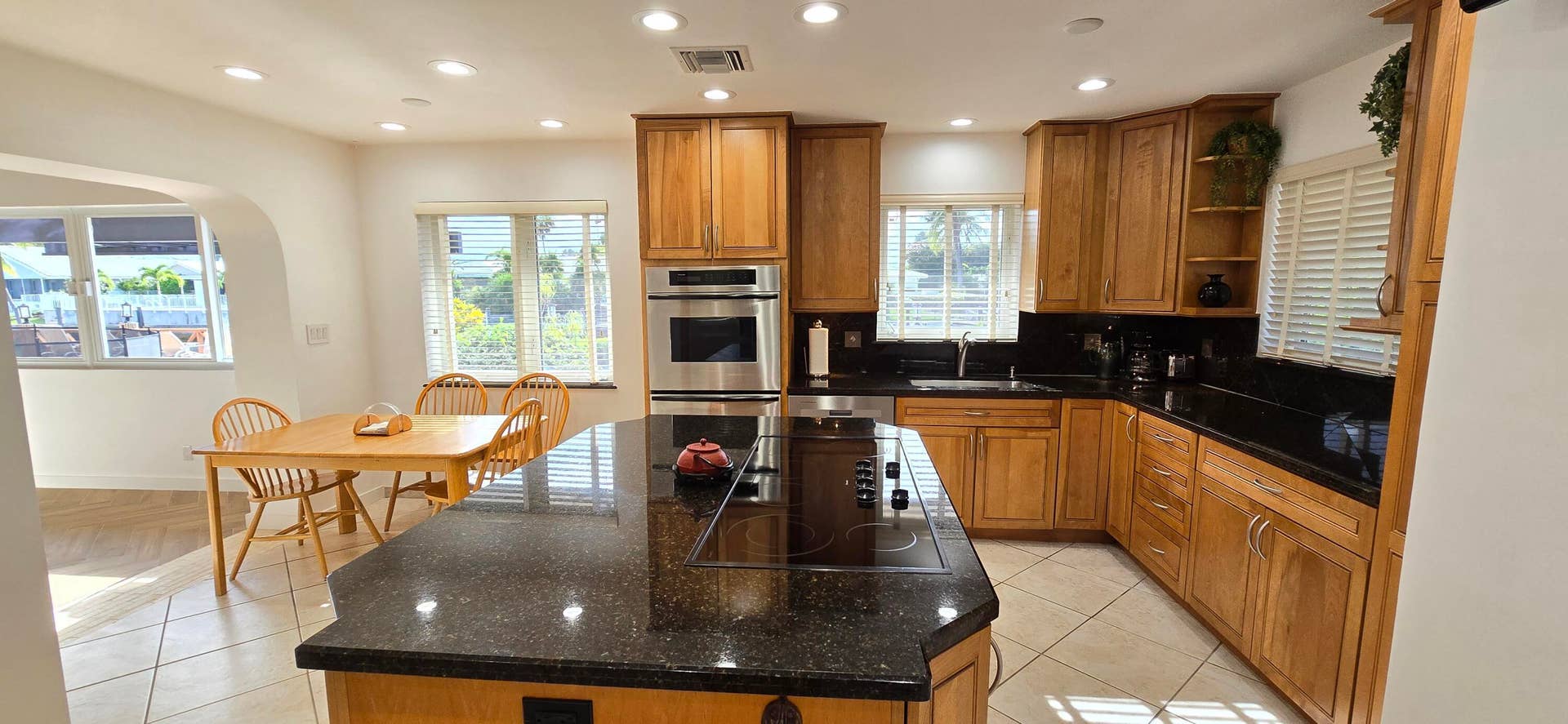 4011 NE 27th Terrace, Lighthouse Point, FL 33064 Water view kitchen & island