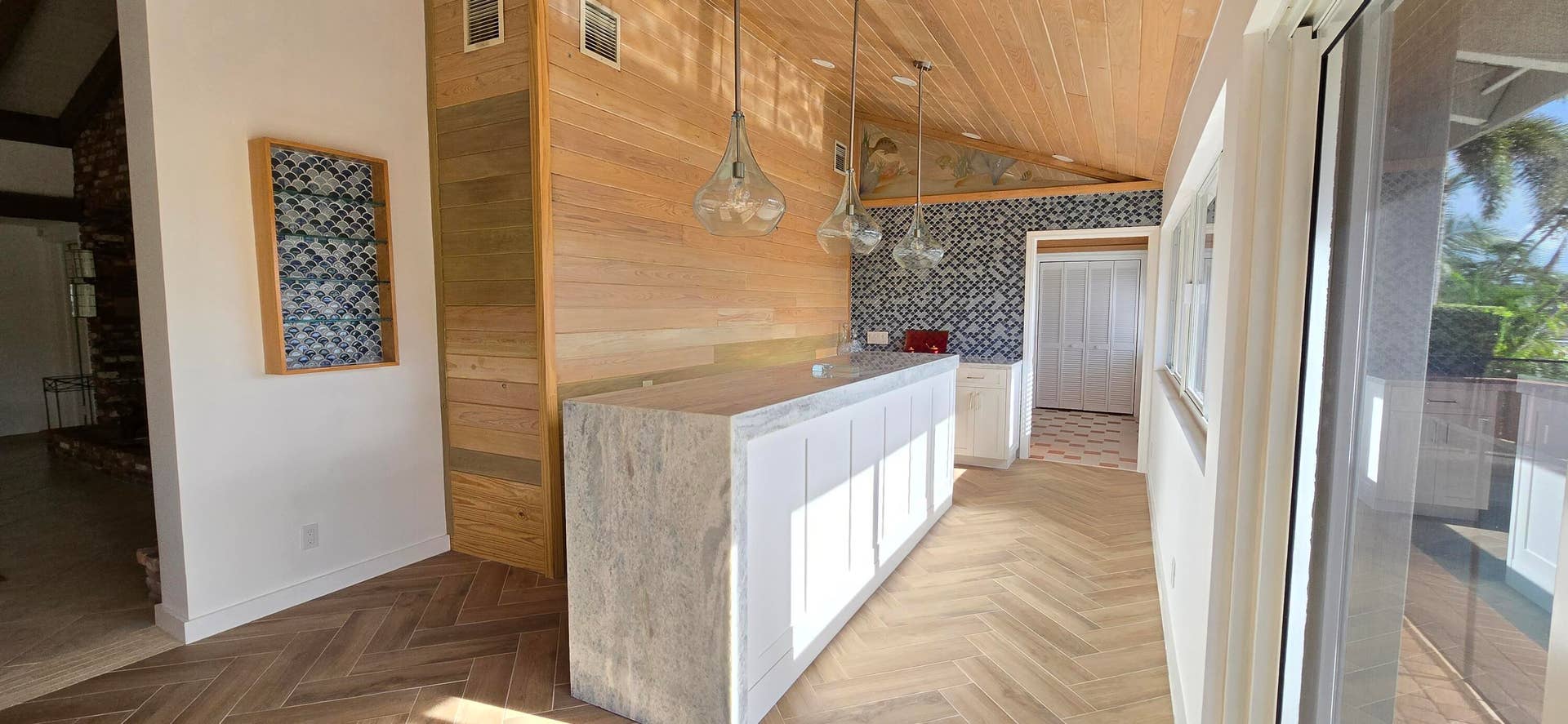 4011 NE 27th Terrace, Lighthouse Point, FL 33064 Beautiful bar with storage water views