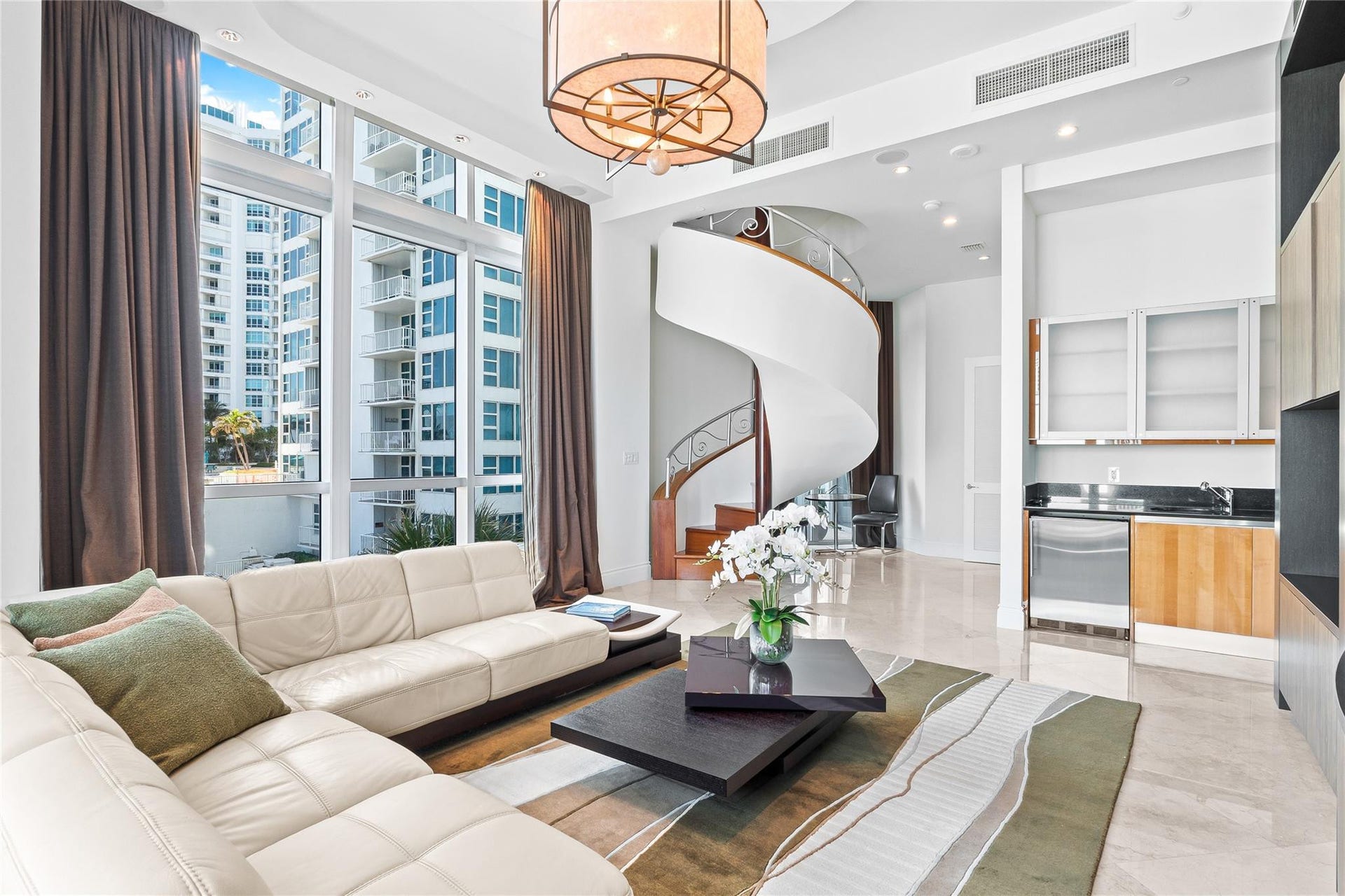 1600 S Ocean Boulevard, #301, Lauderdale-By-The-Sea, Pompano Beach, FL 33062 14 Foot Ceilings