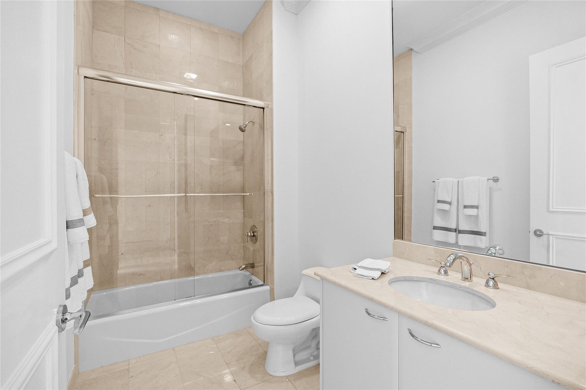 1600 S Ocean Boulevard, #301, Lauderdale-By-The-Sea, Pompano Beach, FL 33062 Bedroom #3 Bathroom