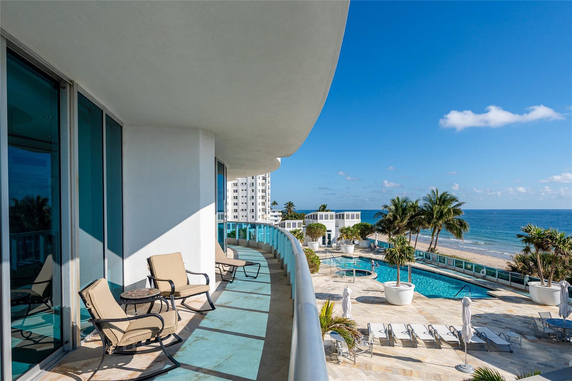 1600 S Ocean Boulevard, #301, Lauderdale-By-The-Sea, Pompano Beach, FL 33062 East Facing Patio