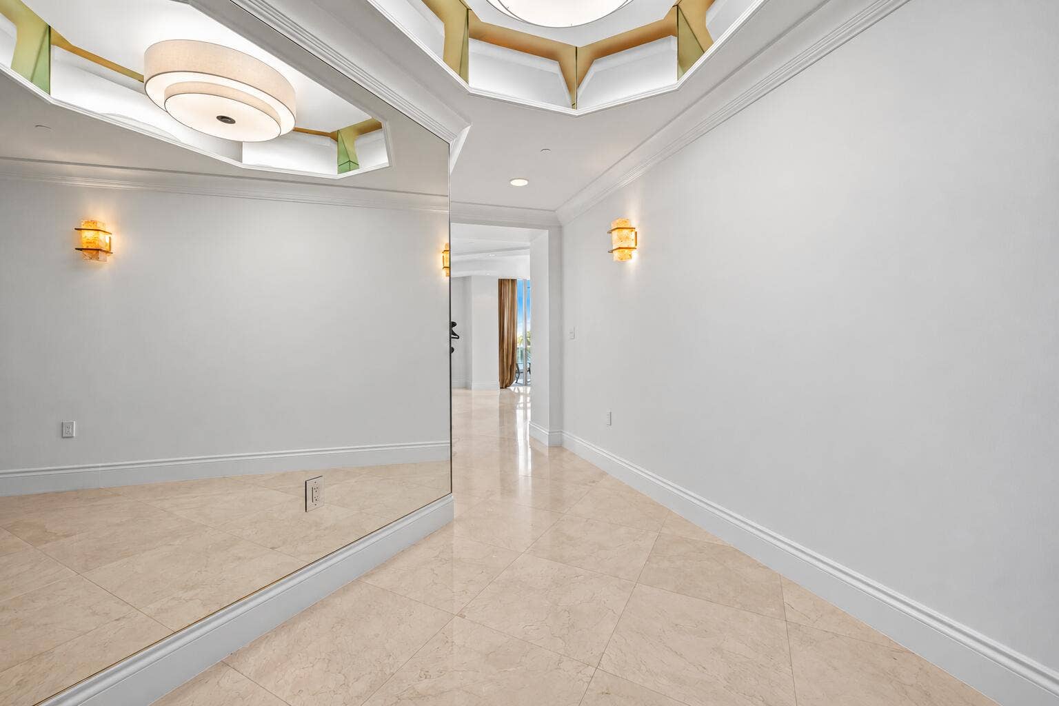 1600 S Ocean Boulevard, #301, Lauderdale-By-The-Sea, Pompano Beach, FL 33062 Majestic Entrance