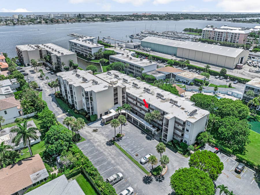 Property photo for 890 N FEDERAL Highway, #307, Lantana, FL
