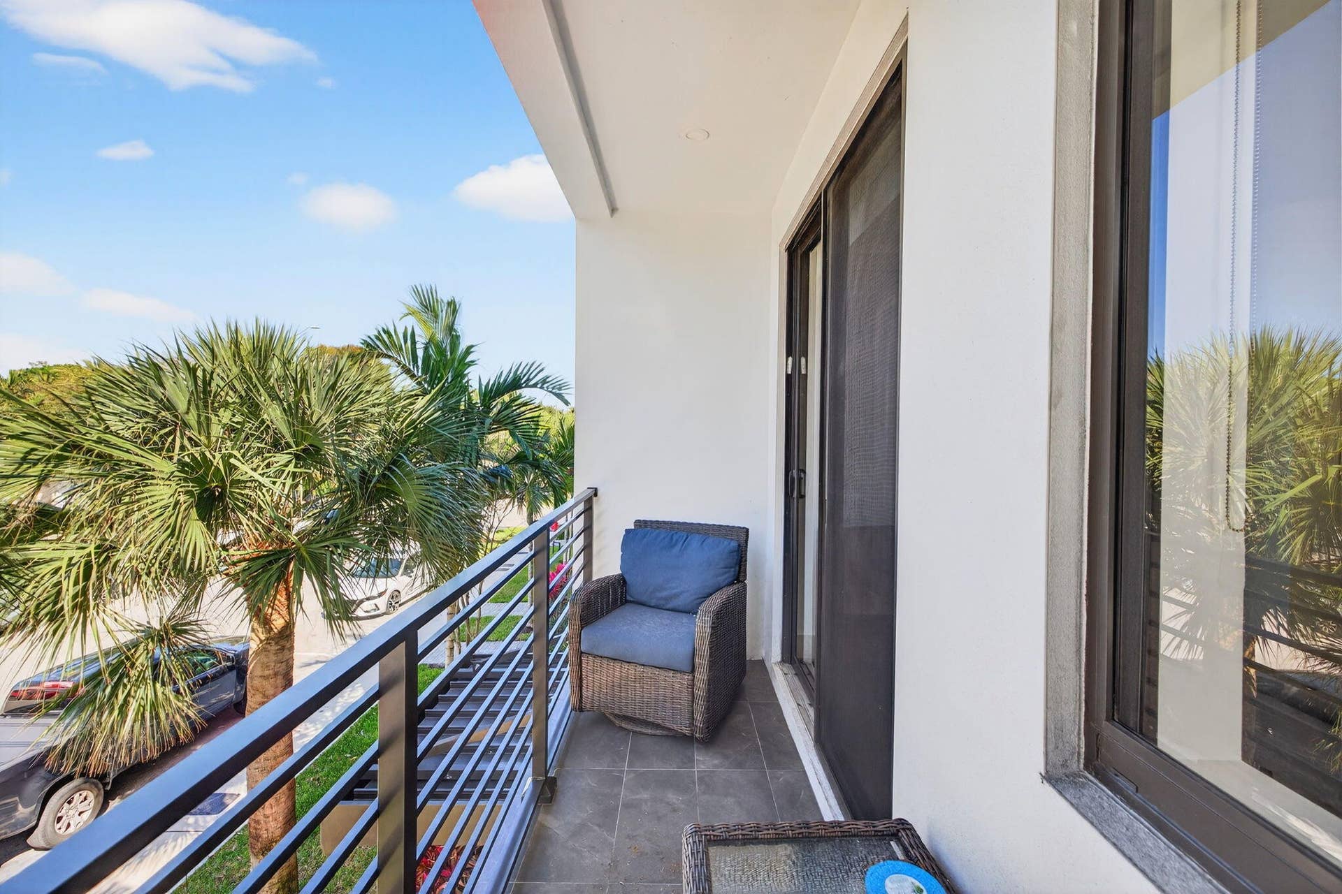 410 SE 12th Court, Fort Lauderdale, FL 33316 41-web-or-mls-699A8593