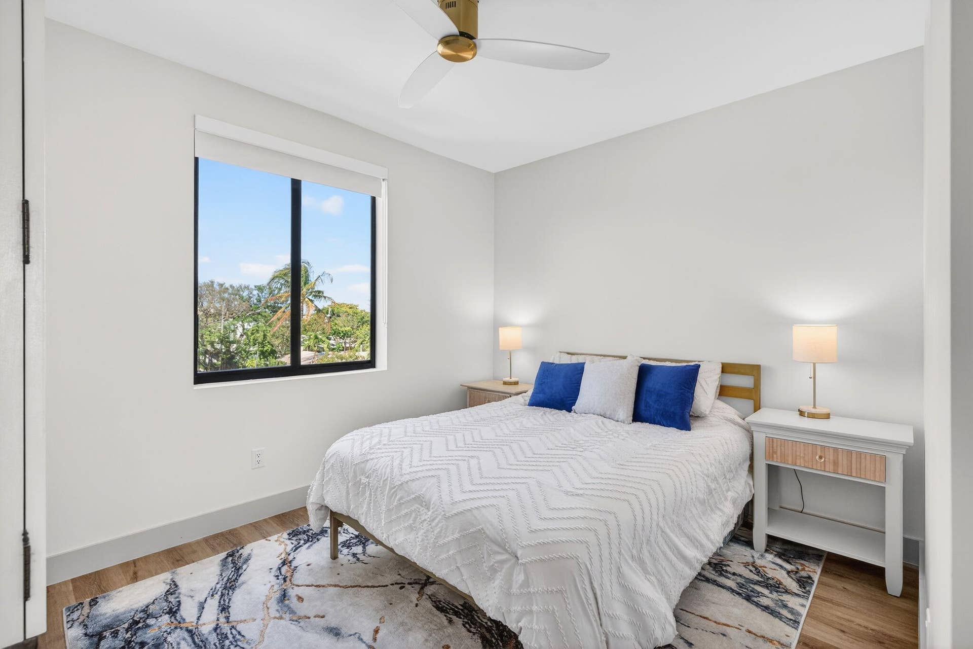 410 SE 12th Court, Fort Lauderdale, FL 33316 60-web-or-mls-699A8479
