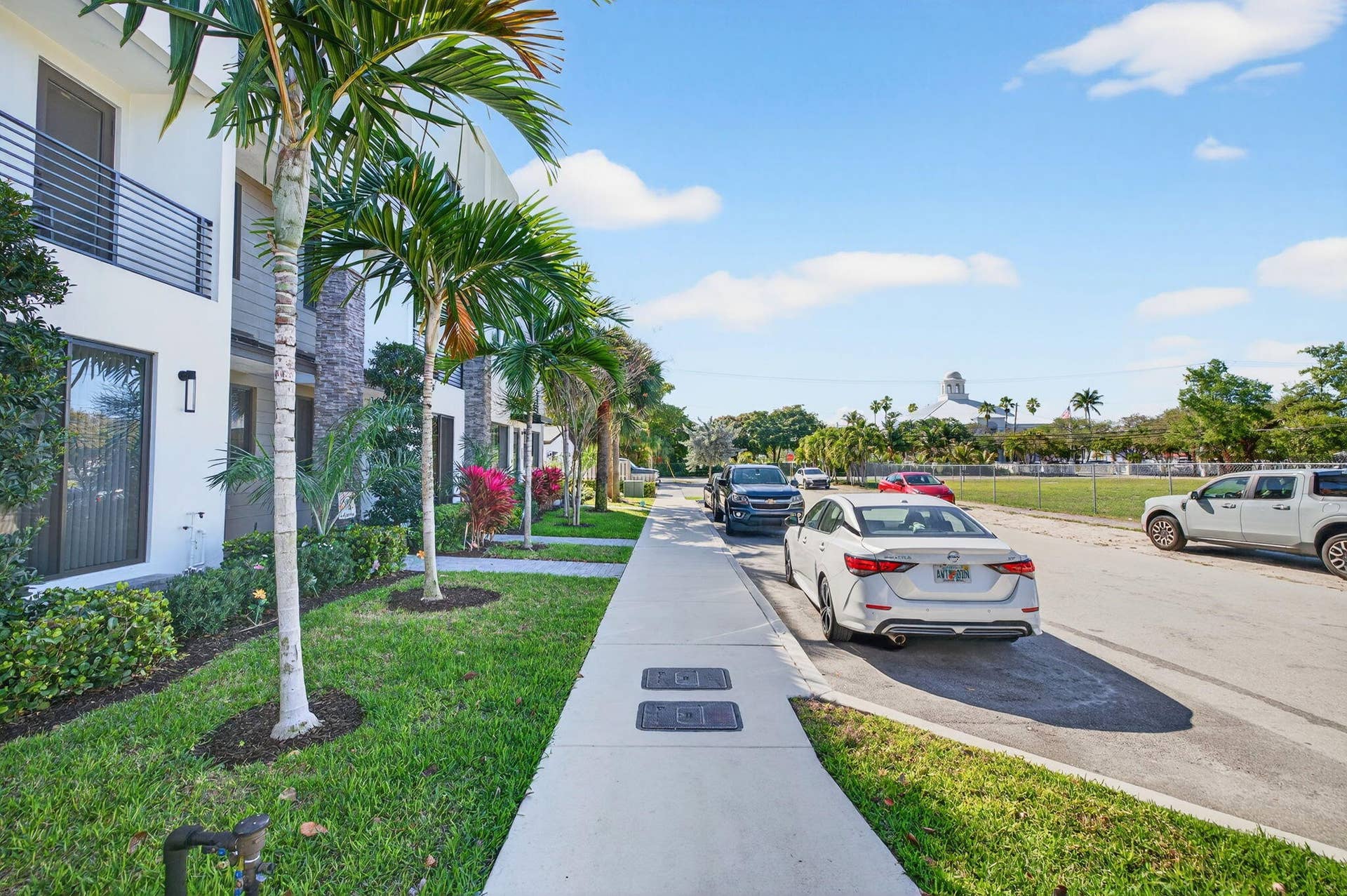 410 SE 12th Court, Fort Lauderdale, FL 33316 84-web-or-mls-699A8978