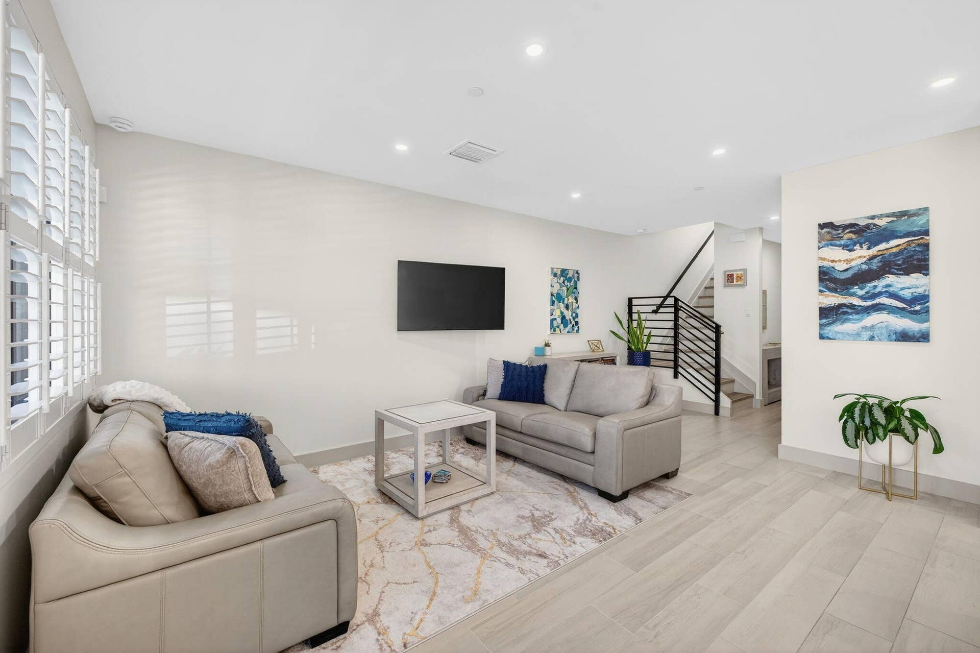 410 SE 12th Court, Fort Lauderdale, FL 33316 10-web-or-mls-699A8719