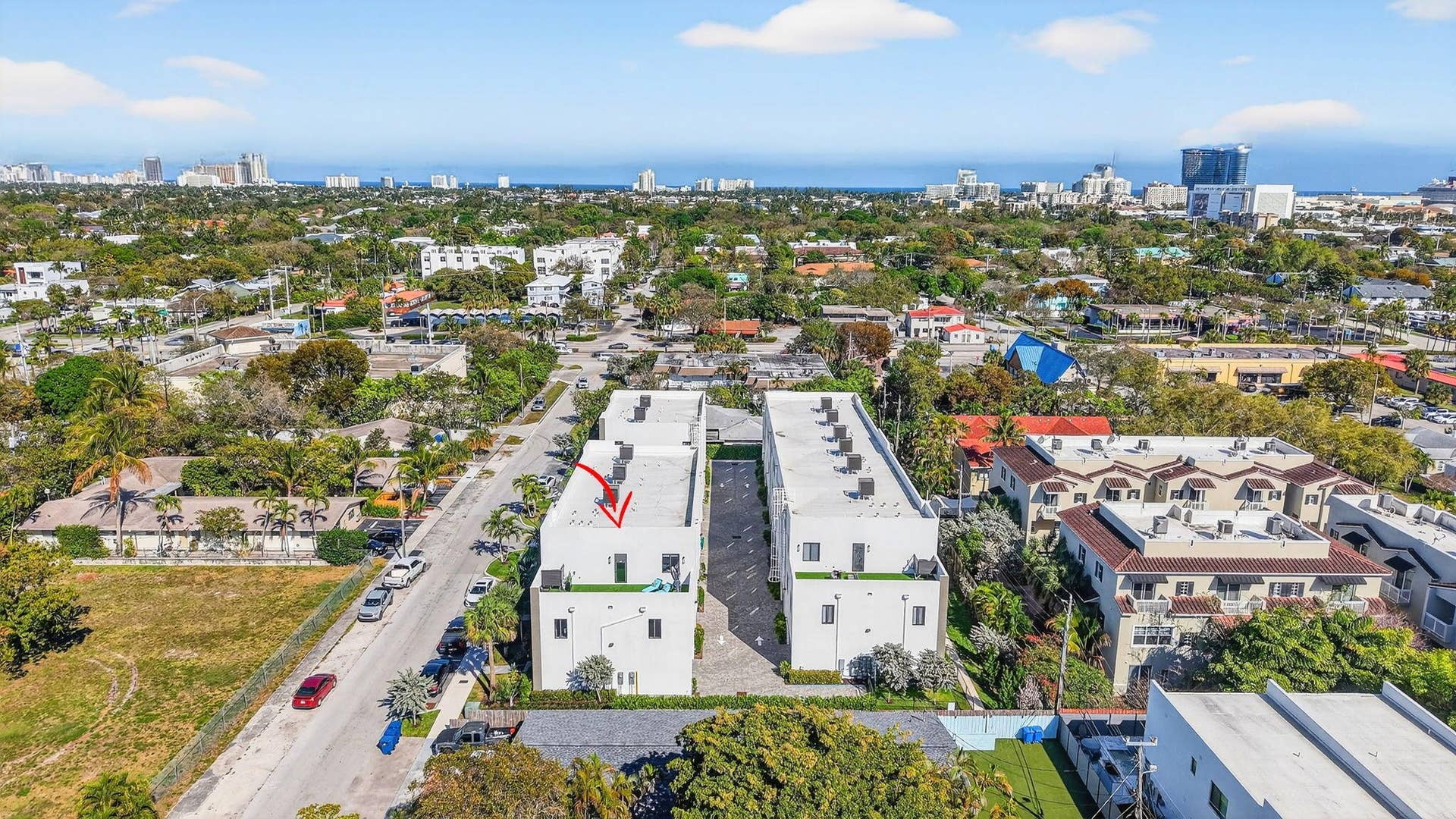 410 SE 12th Court, Fort Lauderdale, FL 33316 94-web-or-mls-DJI_20260309161420_0489_D