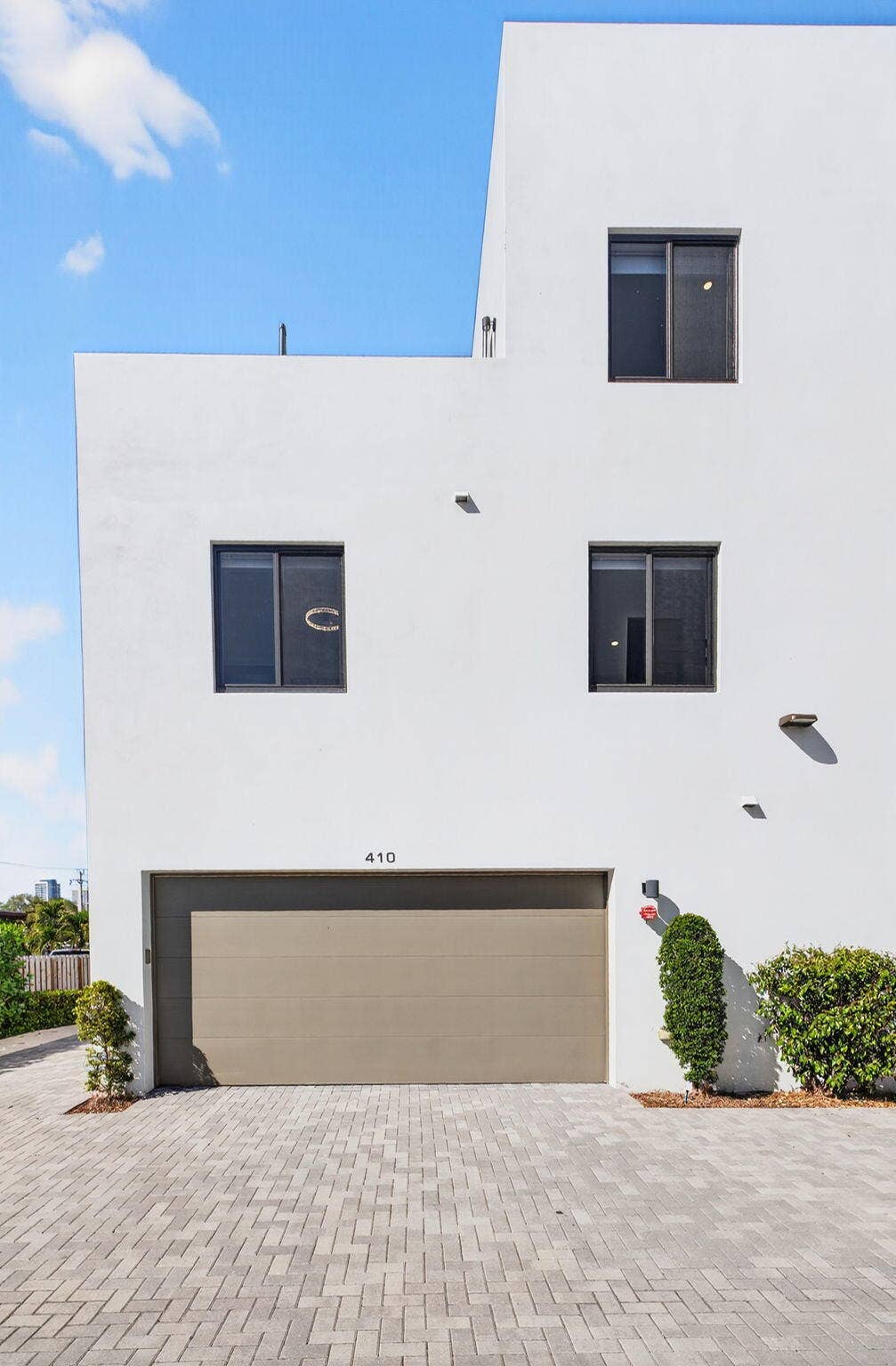 410 SE 12th Court, Fort Lauderdale, FL 33316 79-web-or-mls-699A8949