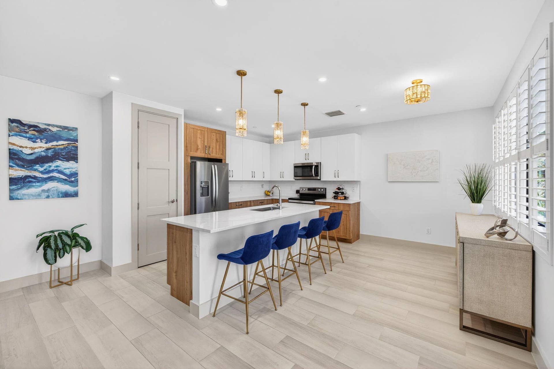 410 SE 12th Court, Fort Lauderdale, FL 33316 17-web-or-mls-699A8778