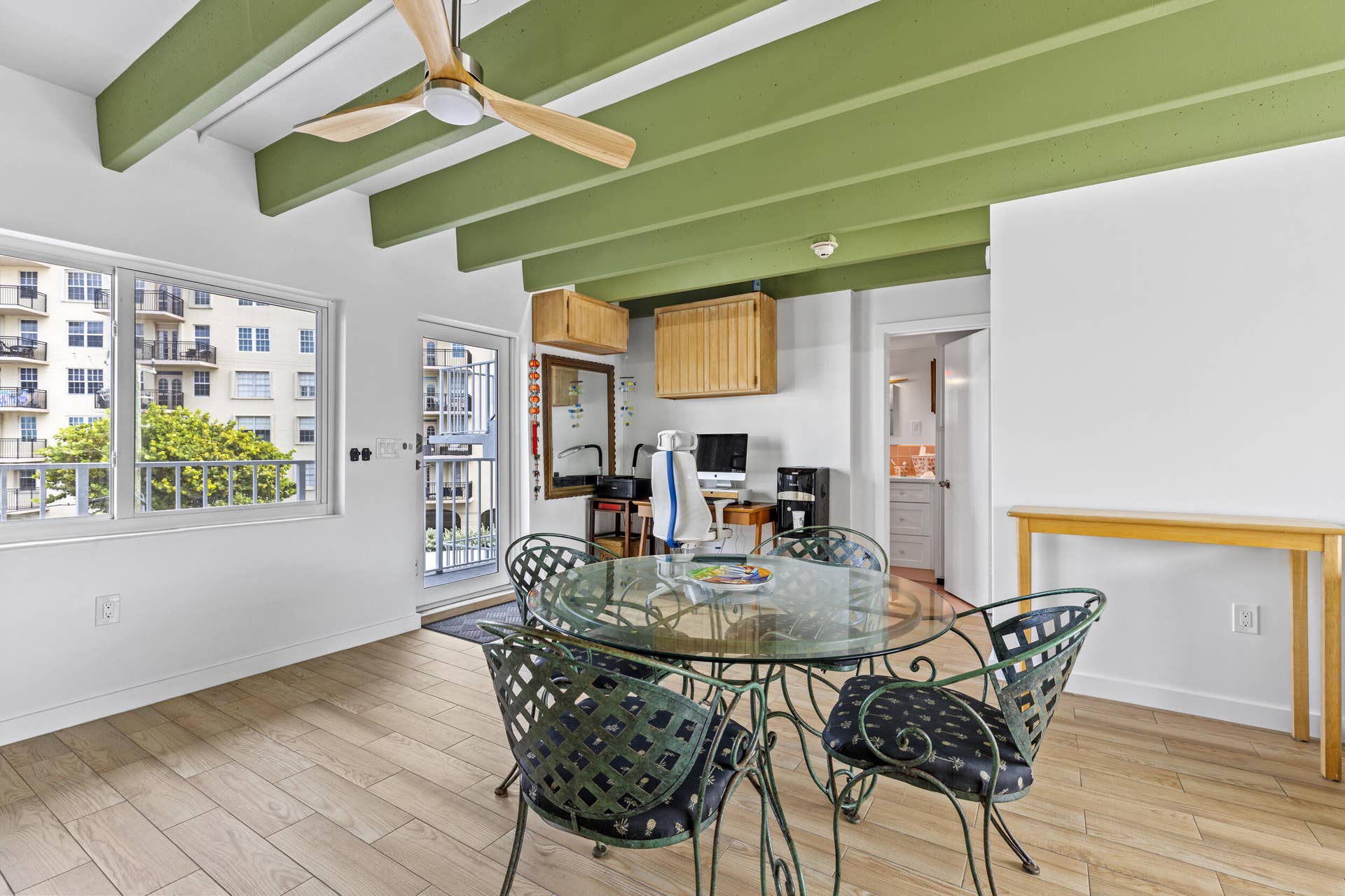 3500 S Ocean Boulevard, #315, South Palm Beach, FL 33480 Dining/Living Room