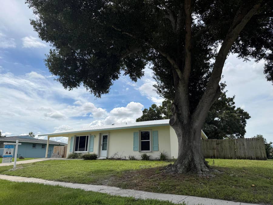 Property photo for 142 NE BRACKEN Road, Port St Lucie, FL